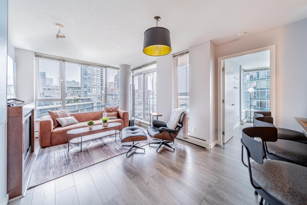 Amazing Views ! Leather Furniture ! Cozy Condo! Vancouver Exterior photo