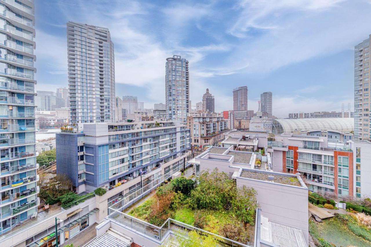 Amazing Views ! Leather Furniture ! Cozy Condo! Vancouver Exterior photo