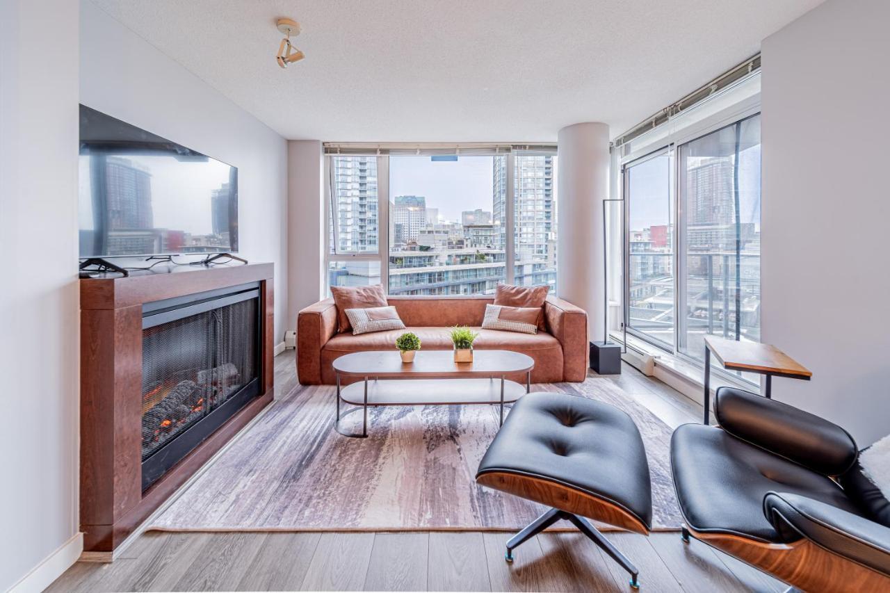 Amazing Views ! Leather Furniture ! Cozy Condo! Vancouver Exterior photo